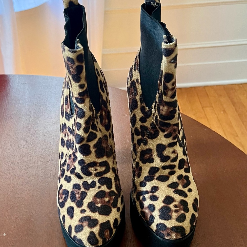 Chic Leopard Print Ankle Boots- high heeled-platform
